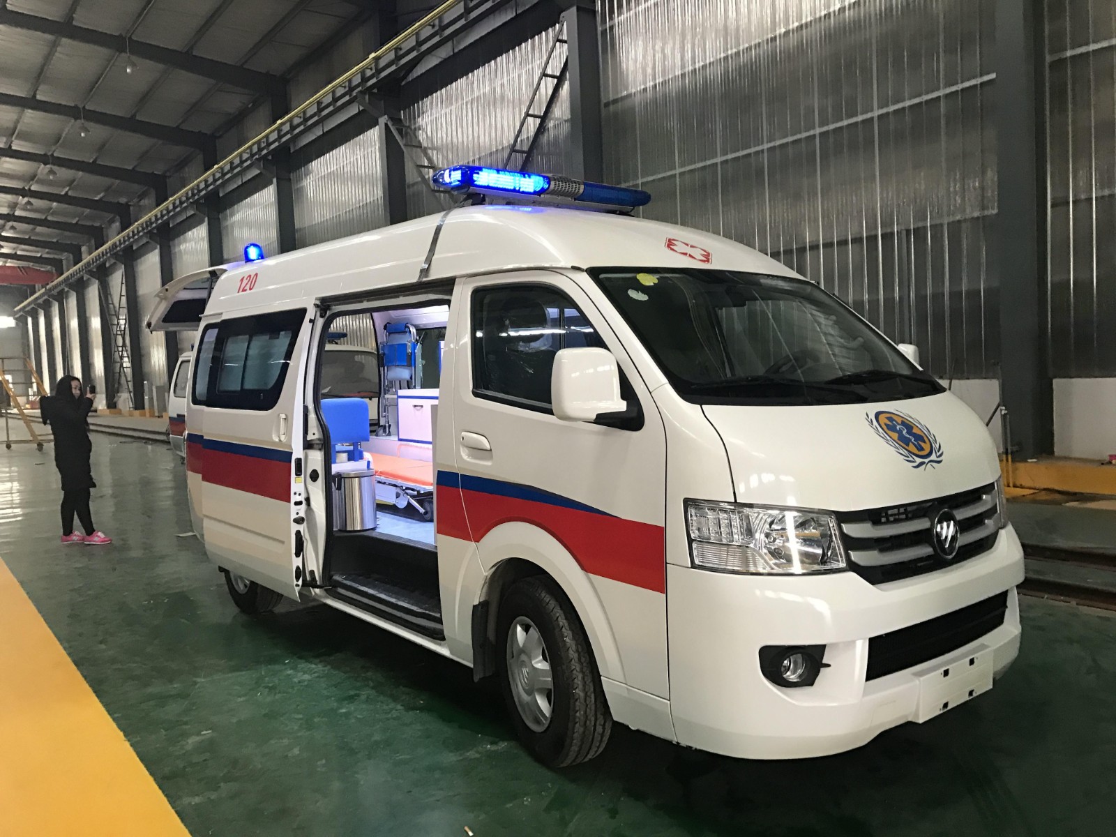 精河县救护车转院